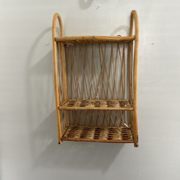 Vtg Lightweight Wicker Rattan Hanging/Sitting Woven Wall Bathroom Accent Shelf - Picture 3 of 17